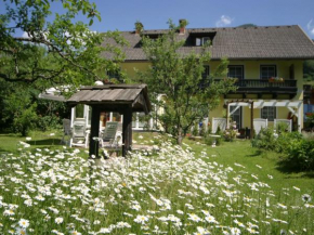 Charming Apartment in Feld am See 100 m from Lake